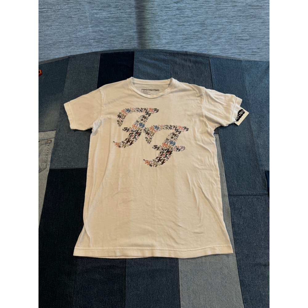 Foo Fighters Mens Graphic T-Shirt White FF Logo Multi Script Rock Band Tee M